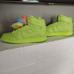 Billie Eilish Air Jordan Feature (7.5 Mens, 9 Womens)